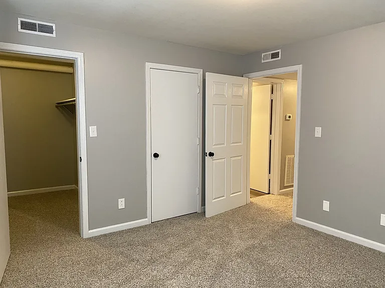 3875 Northeast Dr #D — Photo 16
