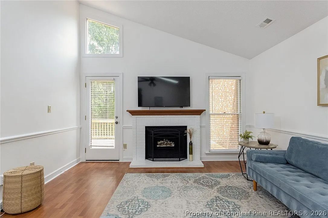 2 bed, 2.0 bath, 1002 sqft, $1,595 — Photo 3