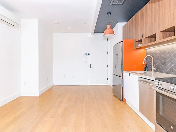 3rd image of 822 Lexington Ave #445