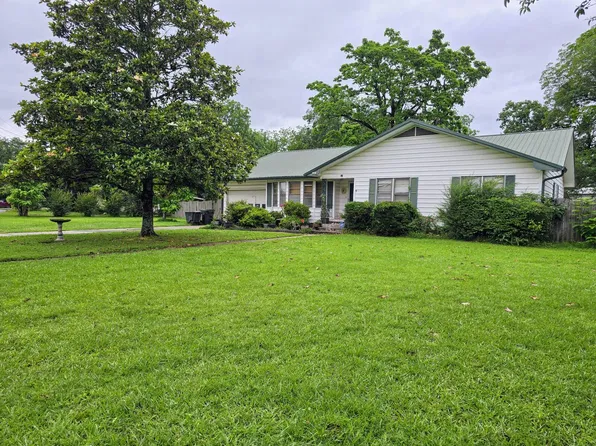 307 Duke St, Talihina, OK 74571