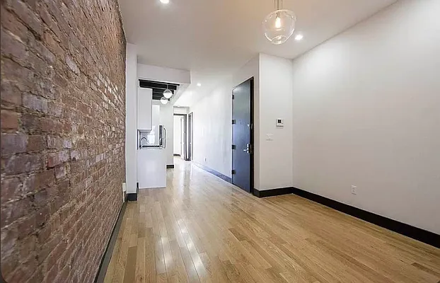 Rented by Lockbox Realty | media 28
