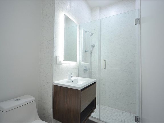 4th image of 1310 Dean St #3F