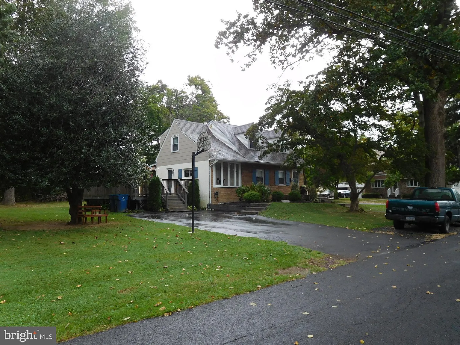 1607 Woodbine Ave photo 1