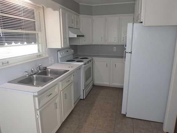 Kitchen with all appliances and eat in area..