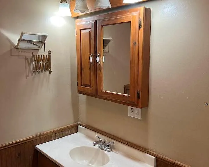 518 E Walnut St — Photo 4