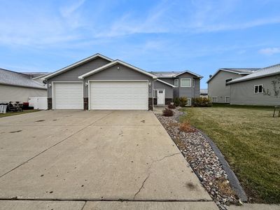 1804 28th St NW, Minot, ND, 58703