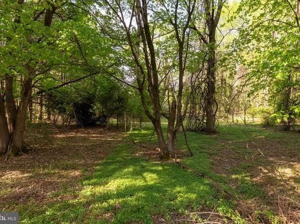 404 Pheasant Dr, Huntingdon Valley, PA 19006