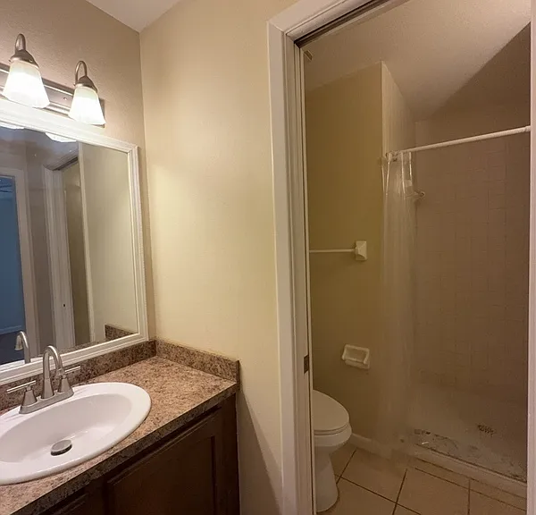 1915 Schlotter Cir #206 — Photo 21