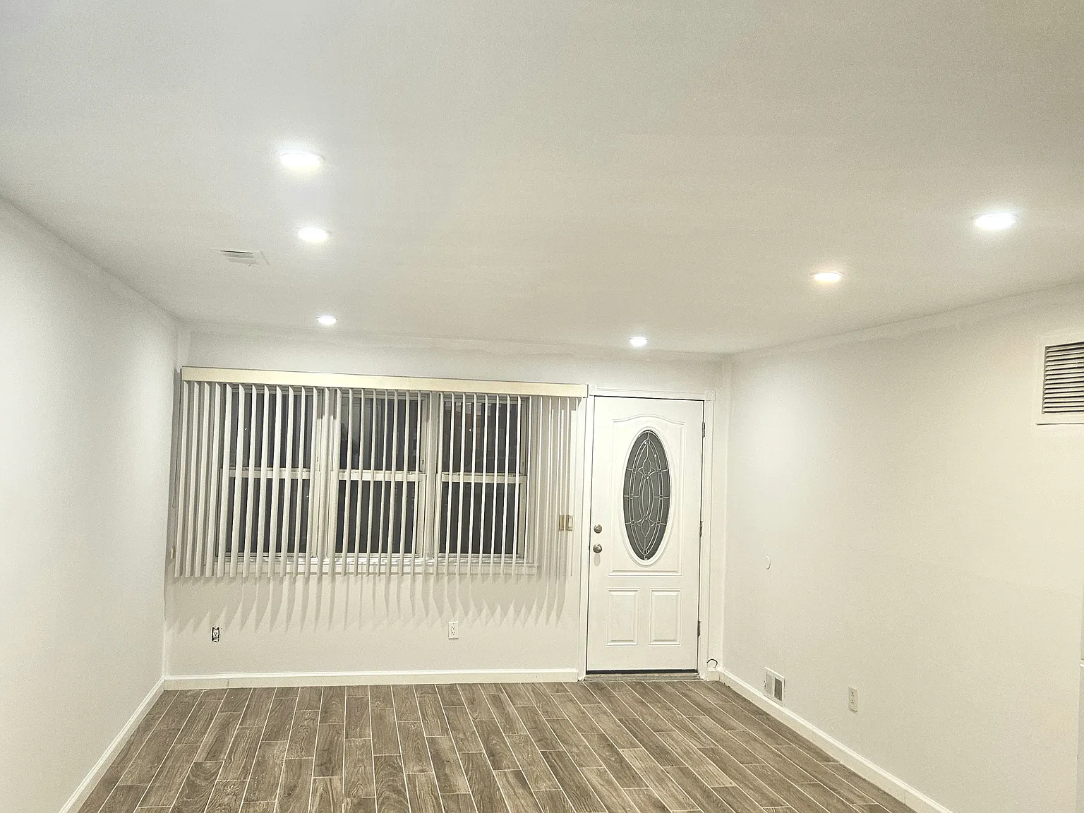375 Jefferson Ave — Photo 1