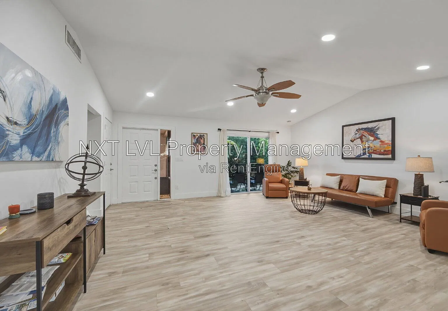 3 bed, 2.0 bath, 1378 sqft, $2,695 — Photo 2