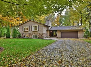 312 S Colonial Dr, Cortland, OH