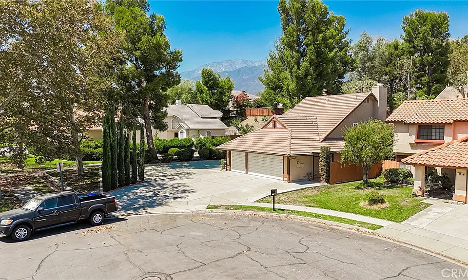 11718 White Mountain Ct