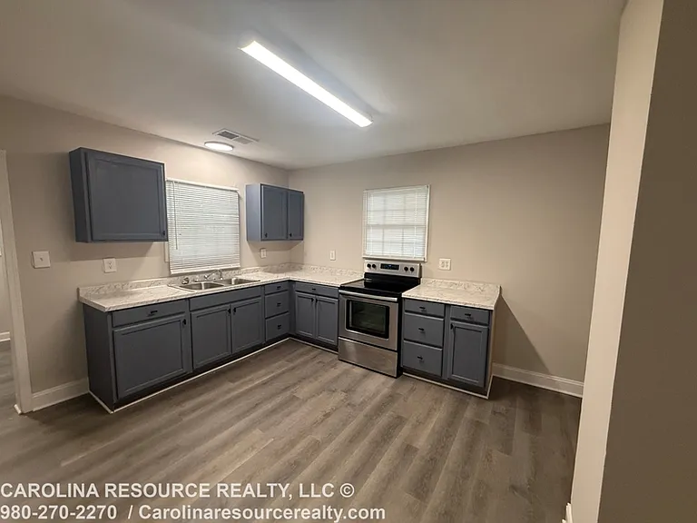 3005 West Blvd — Photo 2