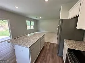 4 bed, 3.0 bath, 1982 sqft, $2,295 — Photo 4