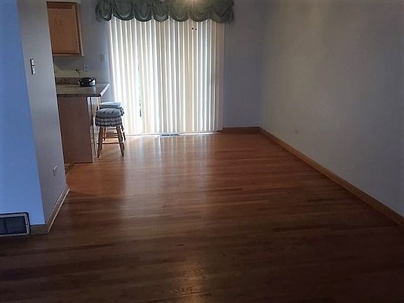 5th image of 935 E 171st St