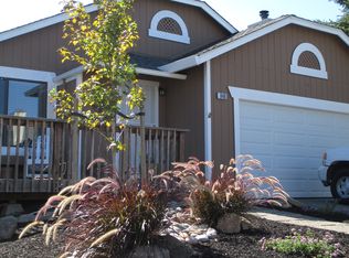 940 Bond Pl, Windsor, CA 95492