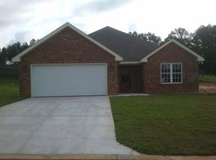 37 Charleston Way, Hattiesburg, MS 39402