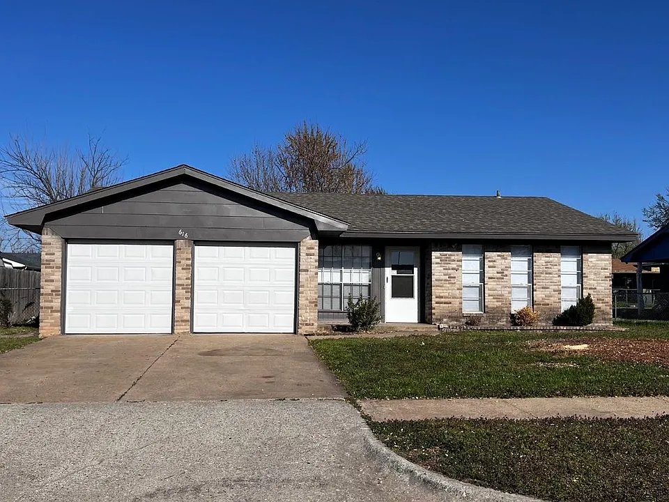 616 S Highland Dr