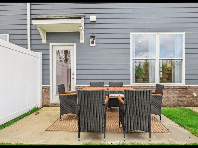 4921 Mowbray Way — Photo 7