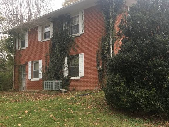 3rd image of 307 Campbellsville Rd