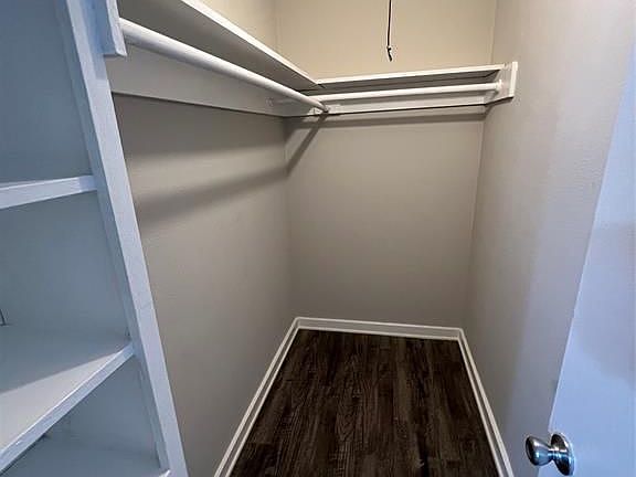 5th image of 425 Emerson St #15