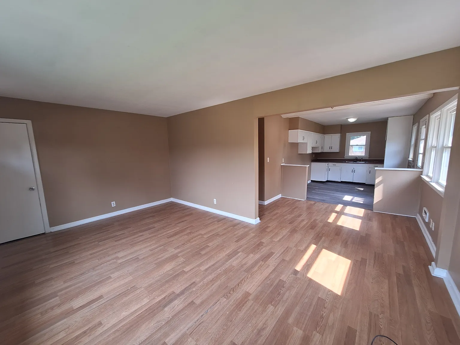 3 bed, 1104 sqft, $1,350 — Photo 4