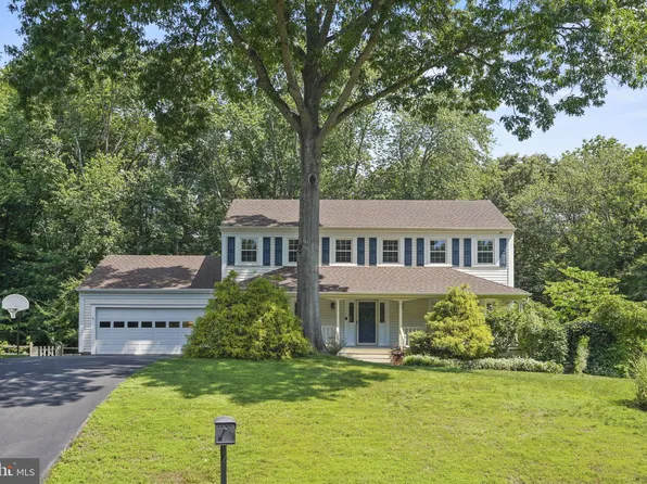 12583 McIntire Dr, Woodbridge, VA 22192