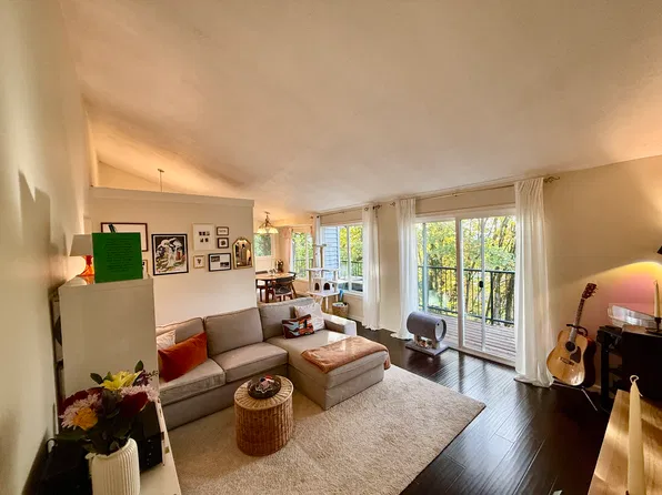 26 SW Hamilton Ct, Portland, OR