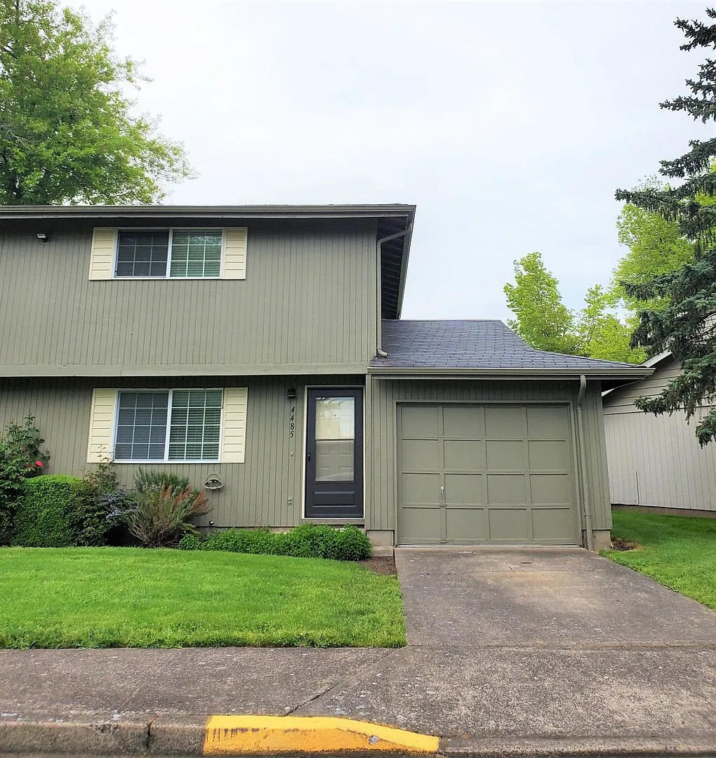 Remodeled 2 Bedroom Townhome — Photo 3