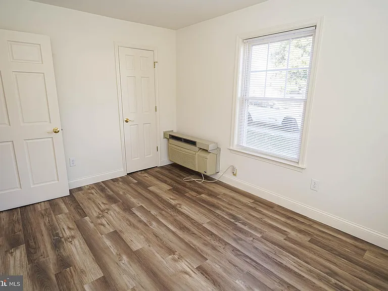 800 Travers St #6 — Photo 23