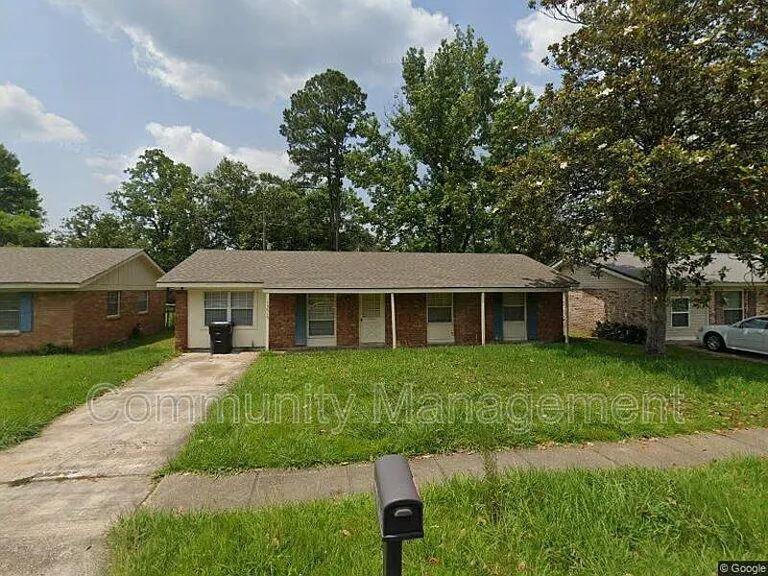 16813 Vermillion Dr — Photo 1