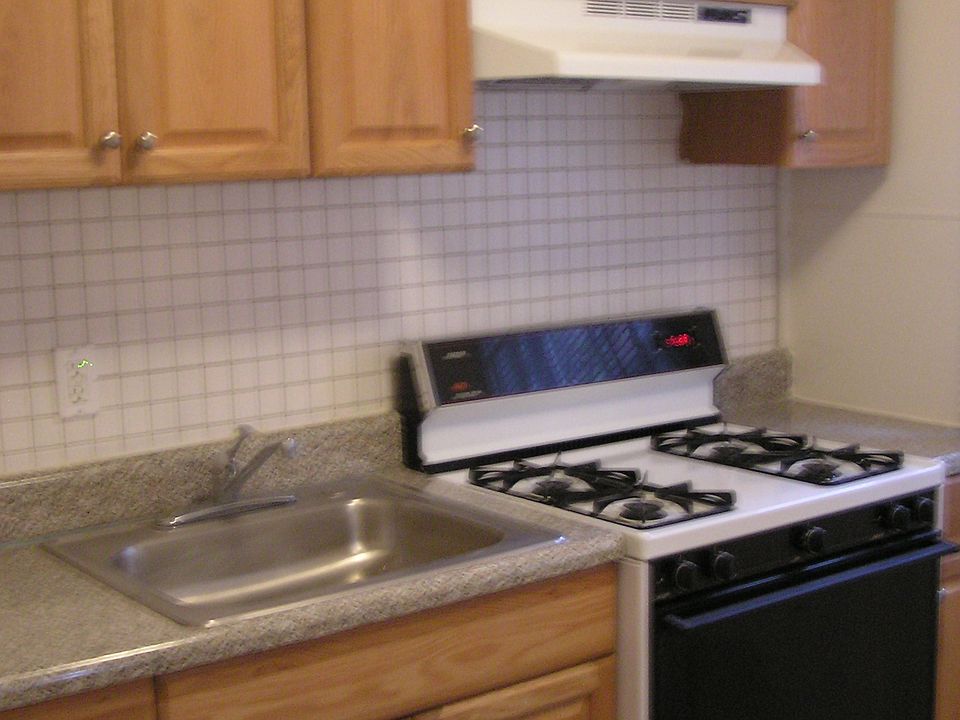1st image of 1650 W Bristol St
