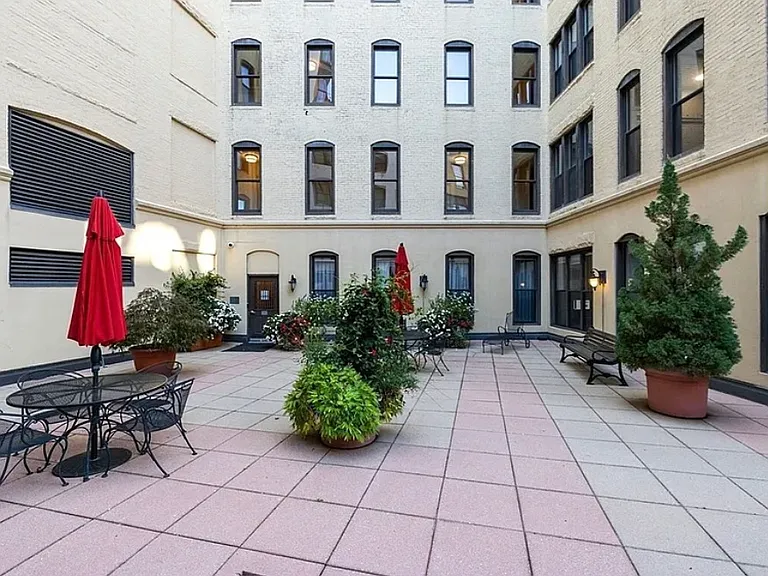 4 Charlesgate E #601 — Photo 16