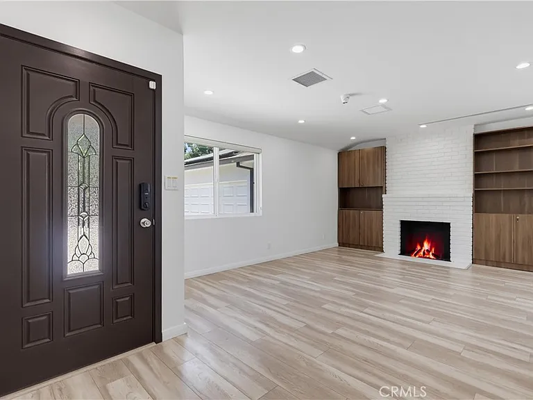 8740 Paso Robles Ave — Photo 10