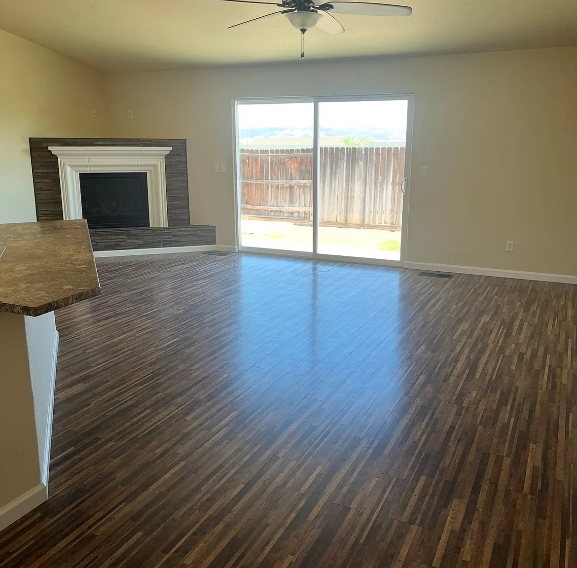4 bed, 1656 sqft, $2,350 — Photo 4