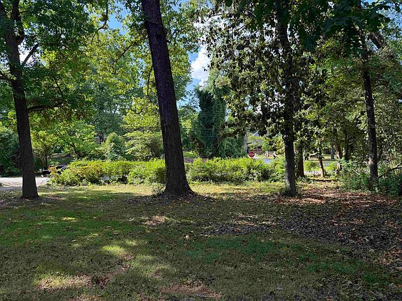 4th image of 2221 Avondale Dr