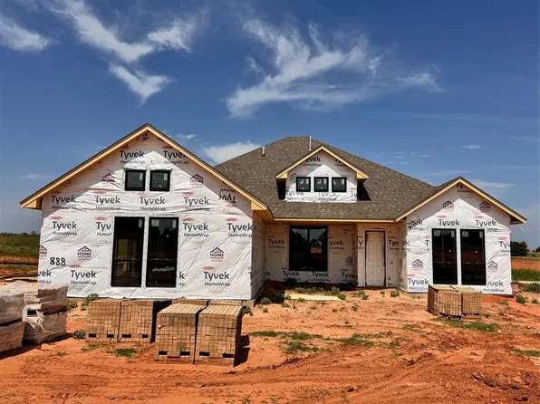 888 Davis Dr, Blanchard, OK 73010