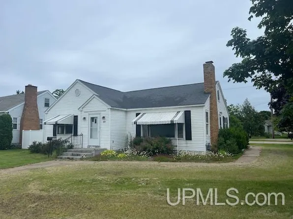 325 S Lincoln Rd, Escanaba, MI 49829