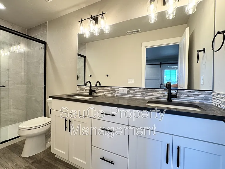 5531 SE Logan Ln — Photo 18