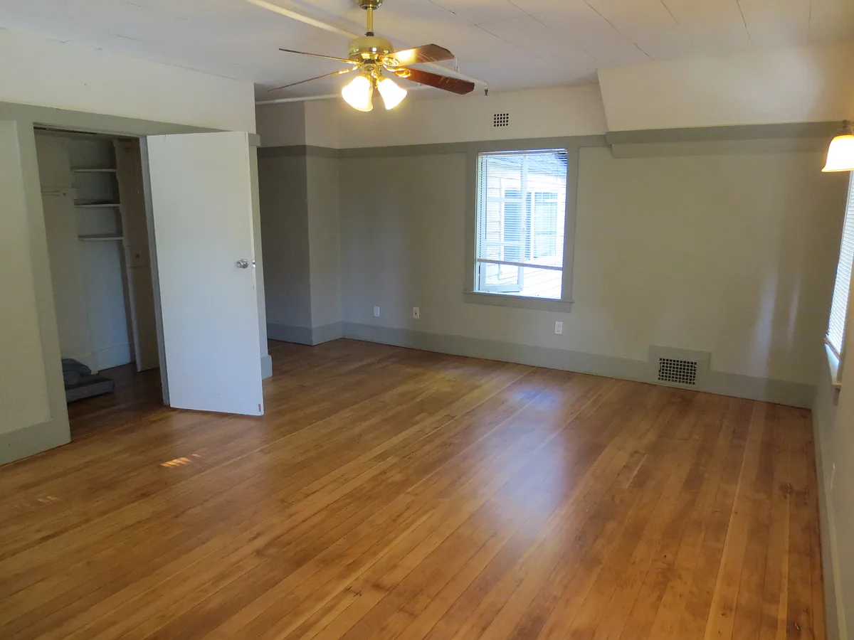 Building Photo - 2421 Prospect St #4