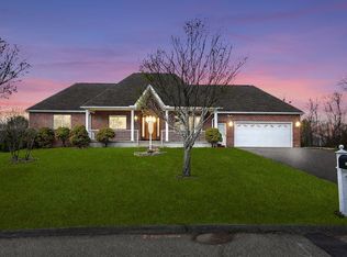 62 Parenteau Ct, Chicopee, MA 01020