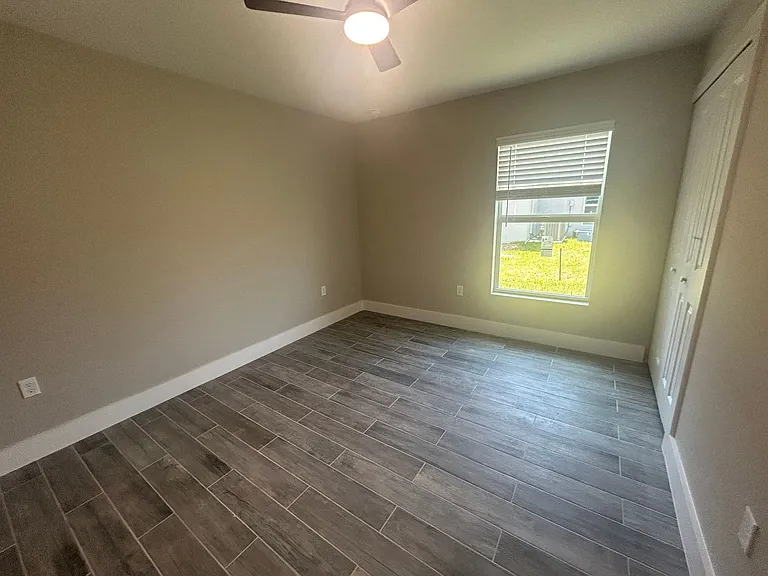 4004 NE 17th Ave — Photo 6