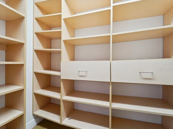 2727 Palisade Avenue image 19 of 25