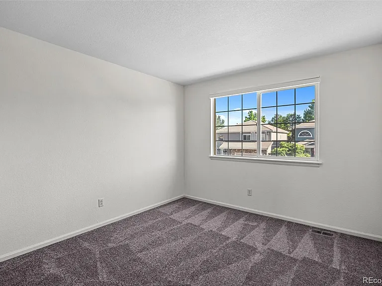 5160 Ashbrook Cir — Photo 18