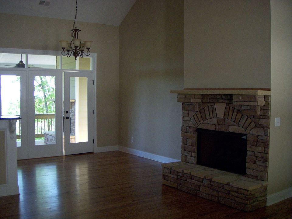 Open Room looking to back