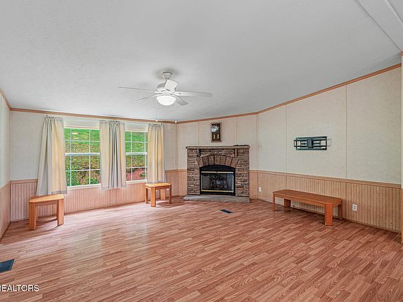 2nd image of 598 Abels Valley Rd