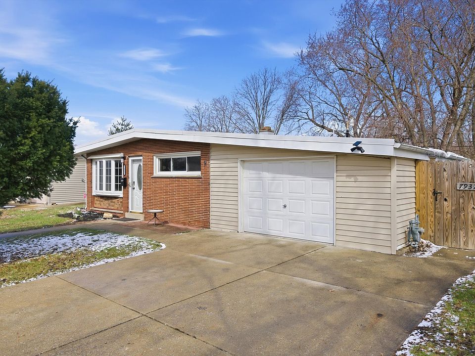 7932 W 98th Pl, Hickory Hills, IL 60457 | Zillow