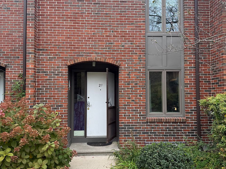 1st image of 21 Webster Ct