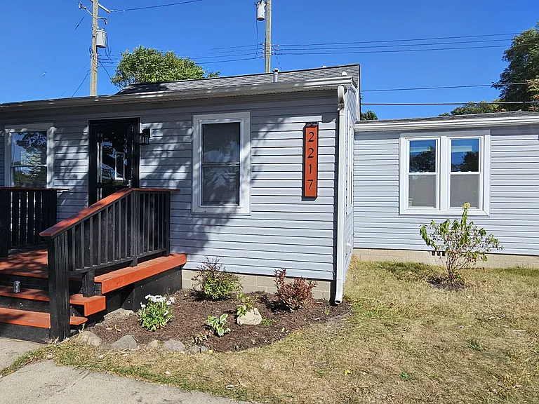 2217 Hester Ct — Photo 1