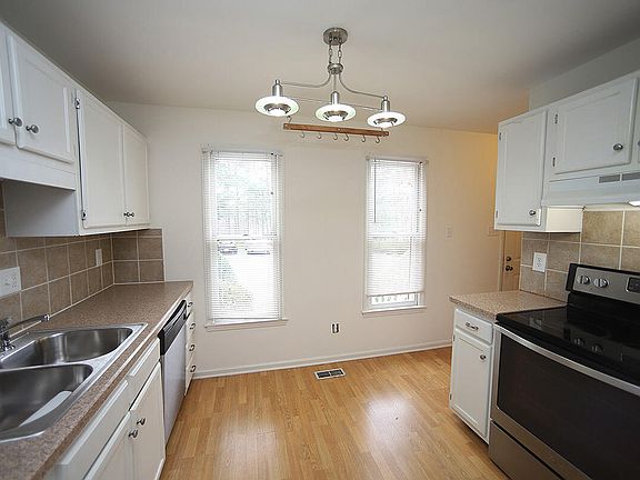 4th image of 6514 Hearthstone Dr